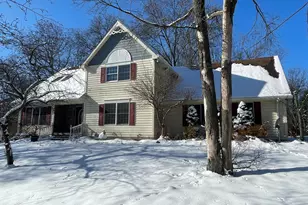 9710 Rustic Dr, Demotte, IN 46310 - Photo 2