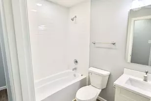 382 Pinewood Dr, Valparaiso, IN 46385 - Photo 10