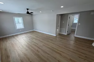 714 N Rensselaer St, Griffith, IN 46319 - Photo 2