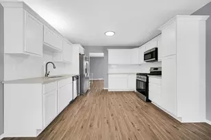 308 King Henry Dr, Schererville, IN 46375 - Photo 6