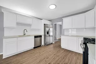 308 King Henry Dr, Schererville, IN 46375 - Photo 6