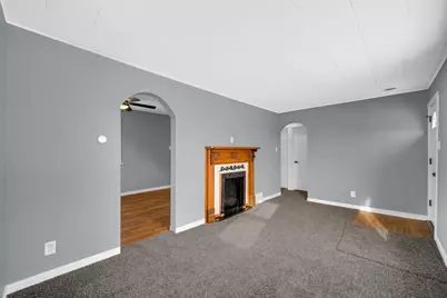 204 S Colorado Street, Hobart, IN 46342 - Photo 4