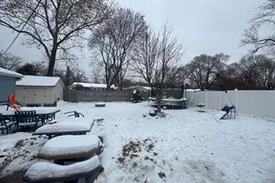 1840 W 61st Ave, Merrillville, IN 46410 - Photo 6