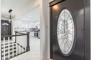 6806 Maryland Ave, Hammond, IN 46323 - Photo 4