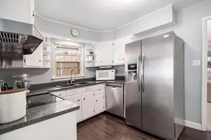 812 George St, Valparaiso, IN 46385 - Photo 6