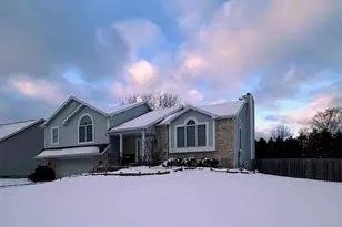 1518 W 96th Pl, Crown Point, IN 46307 - Photo 1