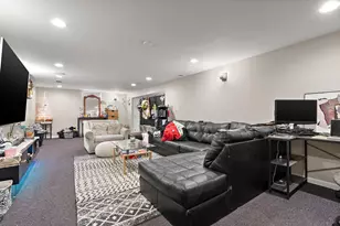 1407 Peachtree Dr, Valparaiso, IN 46383 - Photo 18