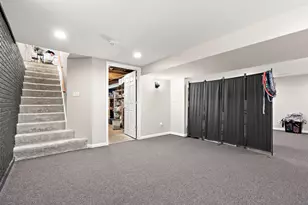 1407 Peachtree Dr, Valparaiso, IN 46383 - Photo 16