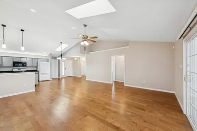 374 Glenallyn Drive, Valparaiso, IN 46383 - Photo 4