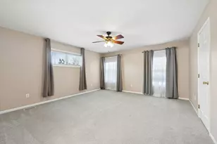 374 Glenallyn Dr, Valparaiso, IN 46383 - Photo 6