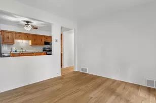 8745 Janeway Ct, Munster, IN 46321 - Photo 6