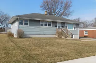 902 N Wood St, Griffith, IN 46319 - Photo 1