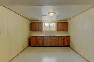 902 N Wood St, Griffith, IN 46319 - Photo 4