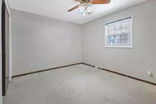 736 Cottonwood Dr, Dyer, IN 46311 - Photo 16