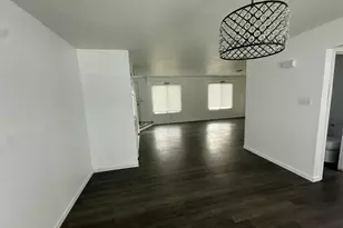 6050 Delaware Dr, Merrillville, IN 46410 - Photo 4