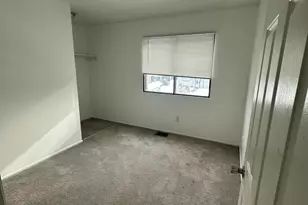 6050 Delaware Dr, Merrillville, IN 46410 - Photo 14