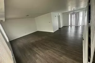 6050 Delaware Dr, Merrillville, IN 46410 - Photo 2