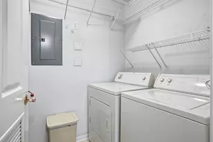 545 Cambridge Ct, Munster, IN 46321 - Photo 6