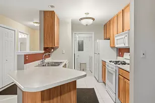 545 Cambridge Ct, Munster, IN 46321 - Photo 4