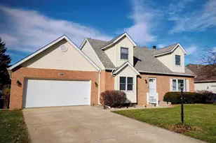 1346 Essex Dr, Chesterton, IN 46304 - Photo 2