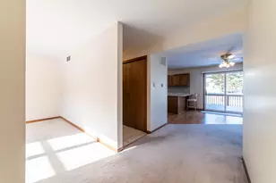 1346 Essex Dr, Chesterton, IN 46304 - Photo 4