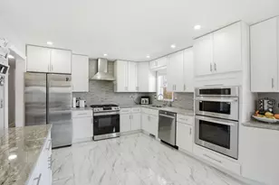 11109 Iowa St, Crown Point, IN 46307 - Photo 4