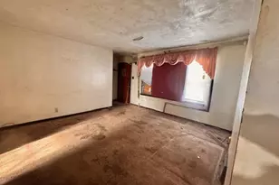 1027 E 35th Pl, Gary, IN 46409 - Photo 2