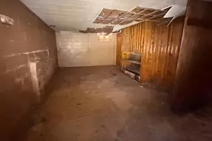 1027 E 35th Pl, Gary, IN 46409 - Photo 6