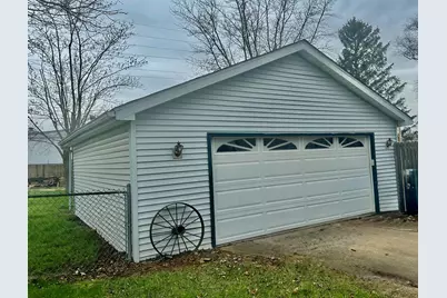 711 Shawnee Court, Lowell, IN 46356 - Photo 2