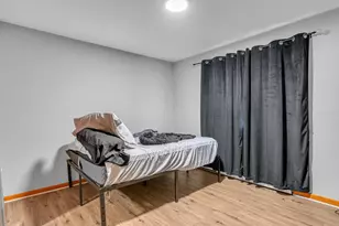 6860 Delaware St, Merrillville, IN 46410 - Photo 10