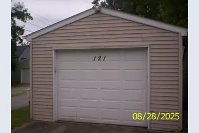 121 S Wisconsin Street, Hobart, IN 46342 - Photo 2