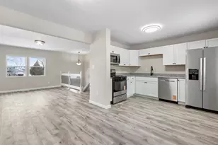 1707 E Chicago St, Valparaiso, IN 46383 - Photo 6