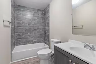 1707 E Chicago St, Valparaiso, IN 46383 - Photo 16