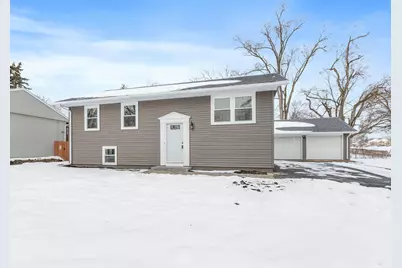 1707 E Chicago Street, Valparaiso, IN 46383 - Photo 1