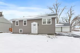 1707 E Chicago St, Valparaiso, IN 46383 - Photo 1