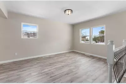 1707 E Chicago Street, Valparaiso, IN 46383 - Photo 4