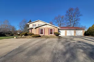 5795 Taft Pl, Merrillville, IN 46410 - Photo 2