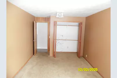 813 W Division Street, Demotte, IN 46310 - Photo 12