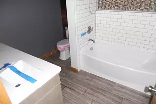 813 W Division St, Demotte, IN 46310 - Photo 14