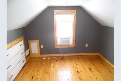 813 W Division Street, Demotte, IN 46310 - Photo 16