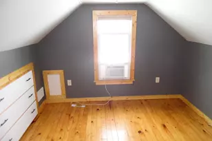 813 W Division St, Demotte, IN 46310 - Photo 16