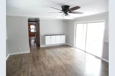 813 W Division Street, Demotte, IN 46310 - Photo 10