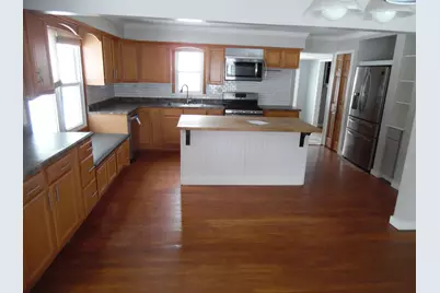 813 W Division Street, Demotte, IN 46310 - Photo 6