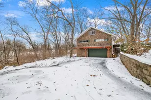 203 Oakridge Ct, Valparaiso, IN 46385 - Photo 32