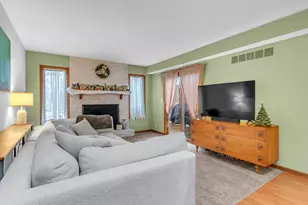 1801 Earthstone Dr, Valparaiso, IN 46383 - Photo 6