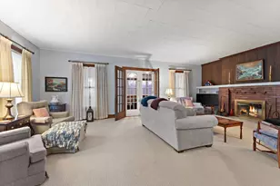 158 S Greenwich St, Valparaiso, IN 46383 - Photo 6