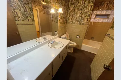 9618 Boulevard Drive, Highland, IN 46322 - Photo 8