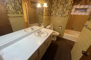 9618 Boulevard Dr, Highland, IN 46322 - Photo 8