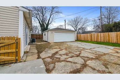 7040 Elaine Avenue, Portage, IN 46368 - Photo 18