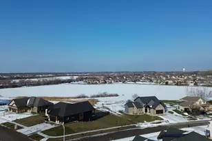 10102 Lakeview Dr, Saint John, IN 46373 - Photo 4